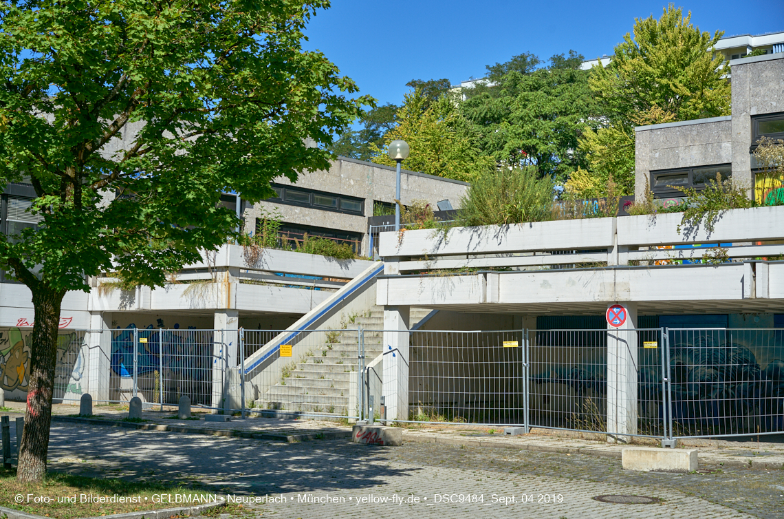 04.09.2019 - Einkaufs- und Wohnzentrum Quiddestraße in Neuperlach